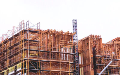 Materiales honestos: madera, piedra y microcemento