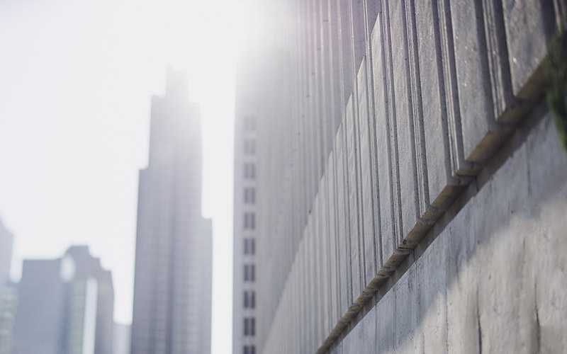 Baño spa: microcemento y luz indirecta